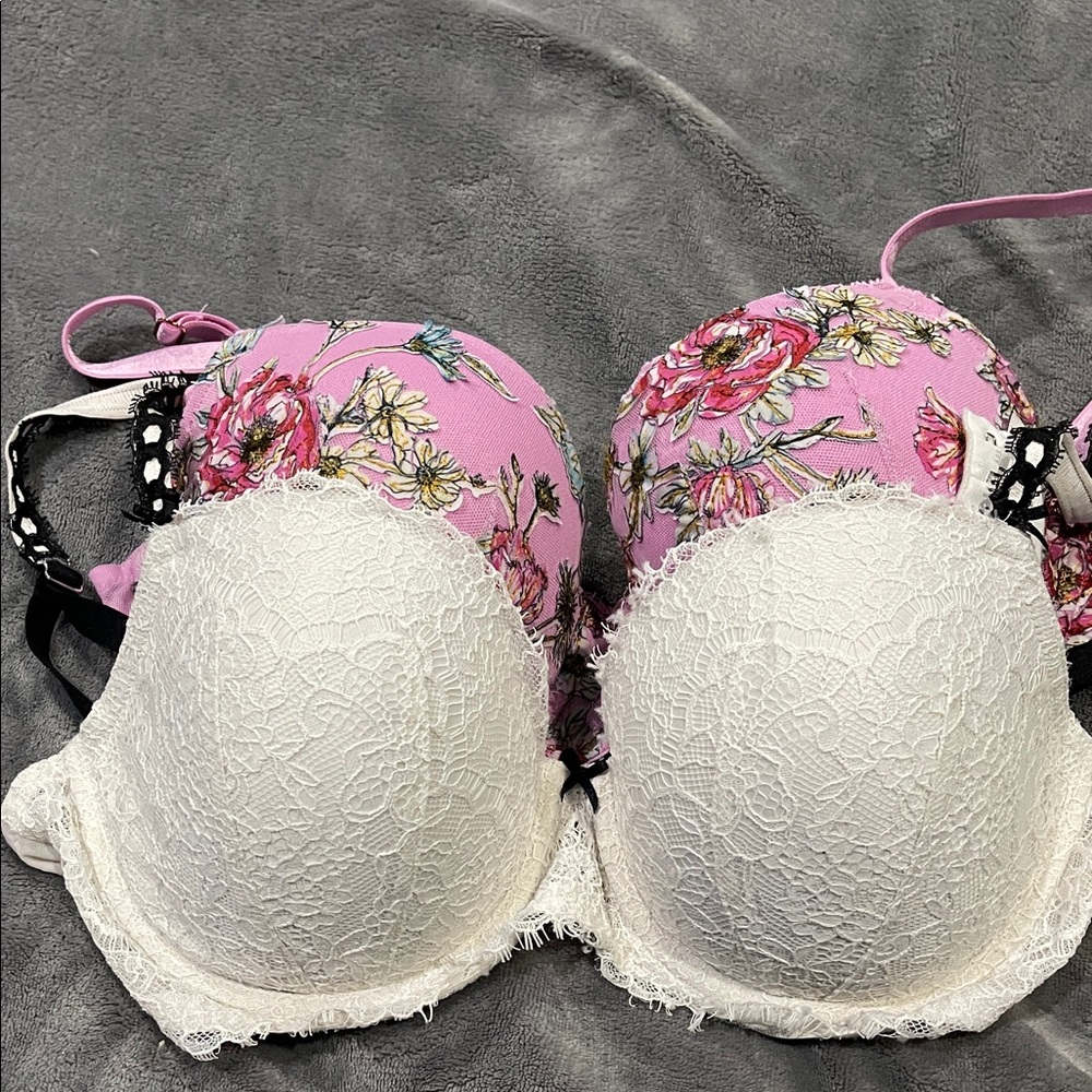 Victoria's Secret Floral Pink and White Lace Bra